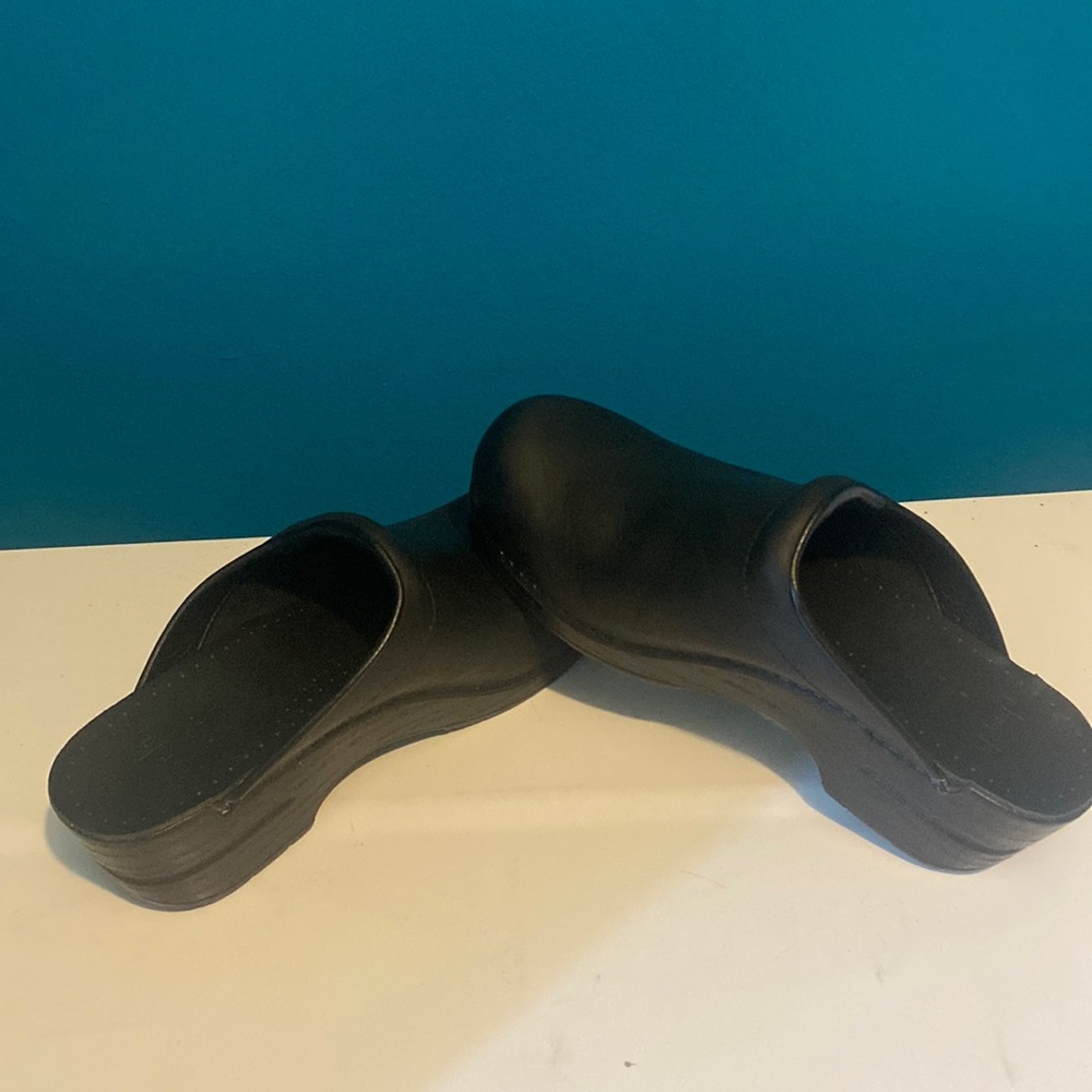 Dansko Clogs Size7.5-8 Black